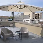 Nicola\'S Apartments